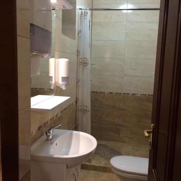 Hotel Bereg-Travel Esterno foto